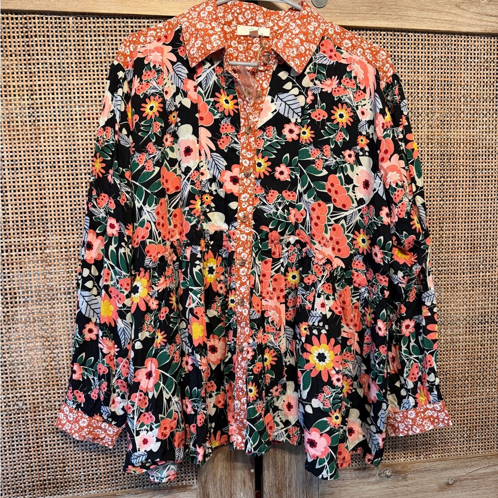 Easel NWT floral Button-Up Blouse